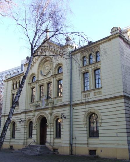 Warsaw - Nozyk synagogue